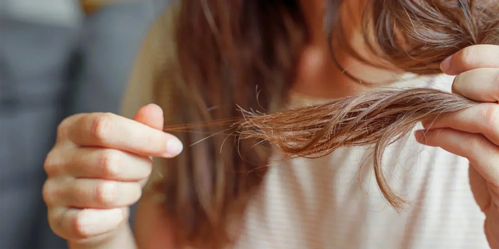 Chute de cheveux : les vraies causes et les solutions naturelles