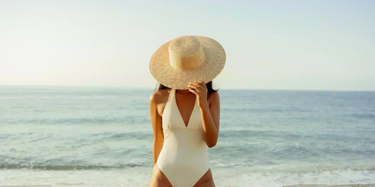 Comment protéger sa peau du soleil ? Le guide complet d'une routine In & Out pour préserver sa peau tout l'été