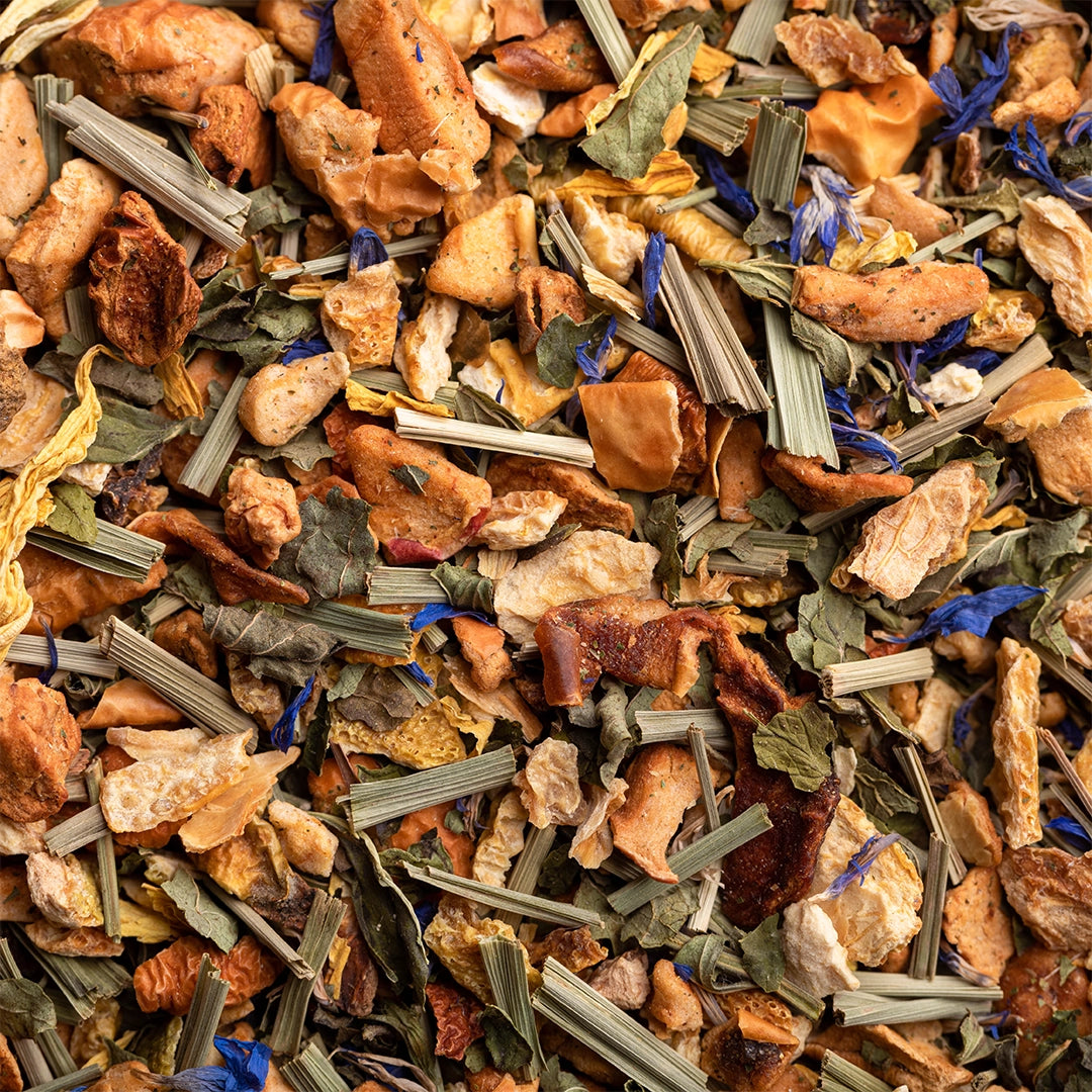 Copeaux de l'Infusion Beauté, avec de la pomme, du citron, du bleuet, du calendula et de la mélisse.