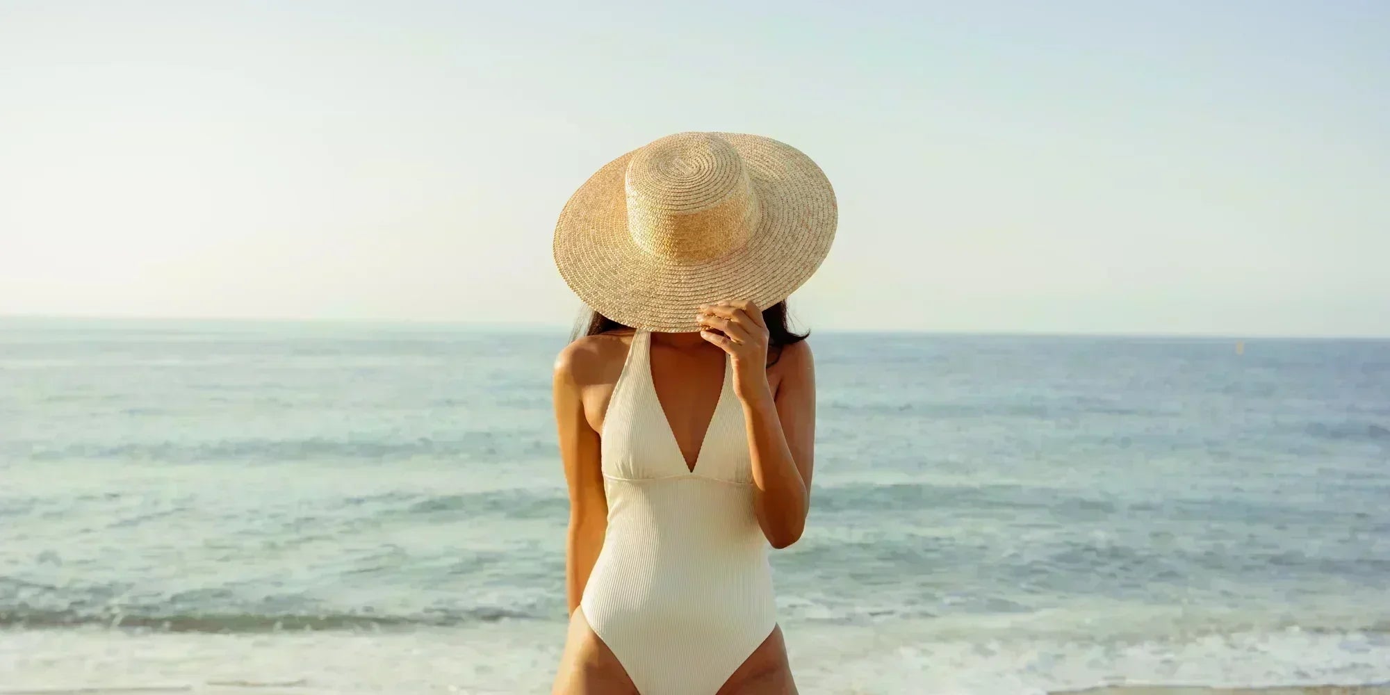 Comment protéger sa peau du soleil ? Le guide complet d'une routine In & Out pour préserver sa peau tout l'été